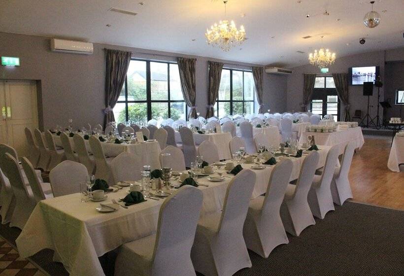 فندق Blackwater Lodge