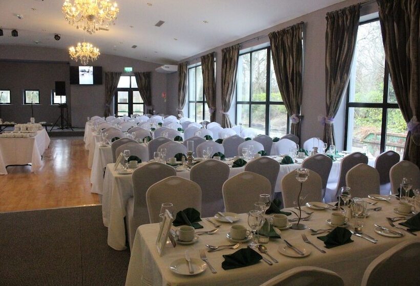 فندق Blackwater Lodge