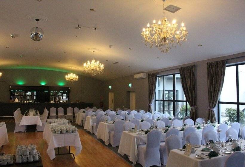 فندق Blackwater Lodge