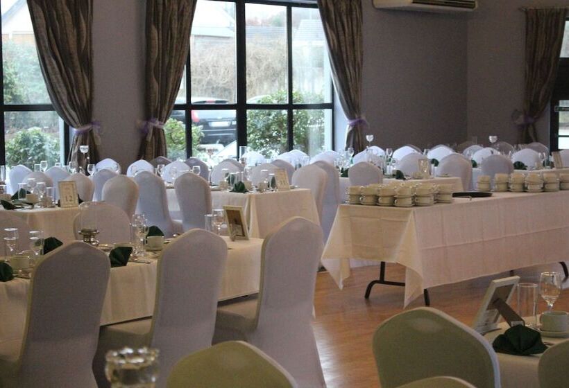 فندق Blackwater Lodge