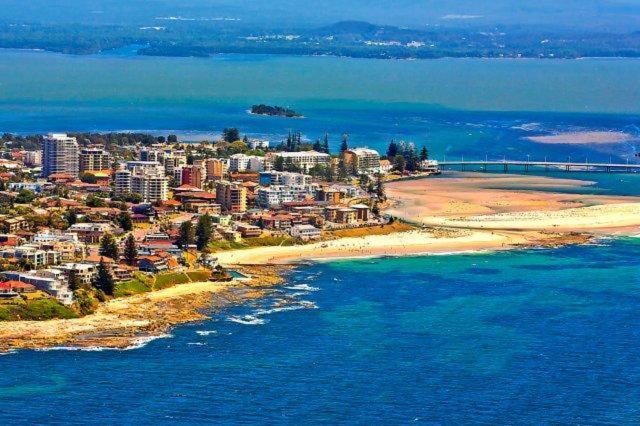 Lakeside Waterfront Apartment The Entrance