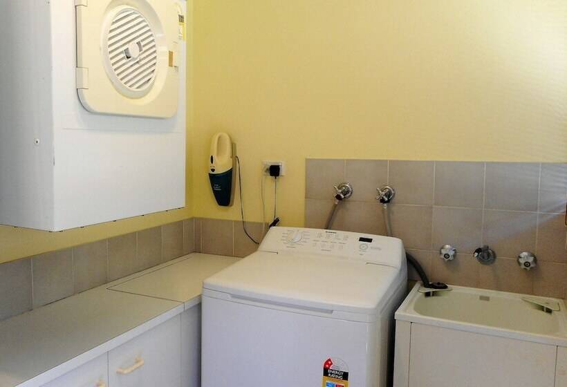 Lees By The Sea At South West Rocks