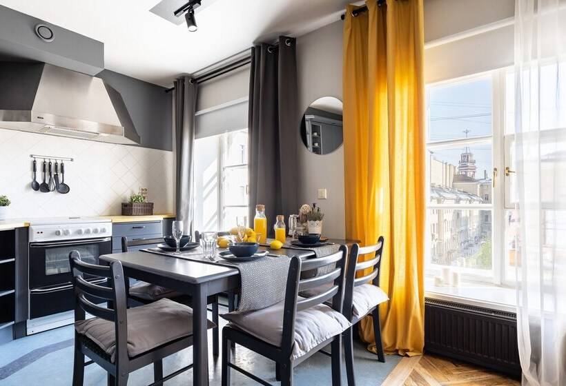 Little Italy Apartment 140m2