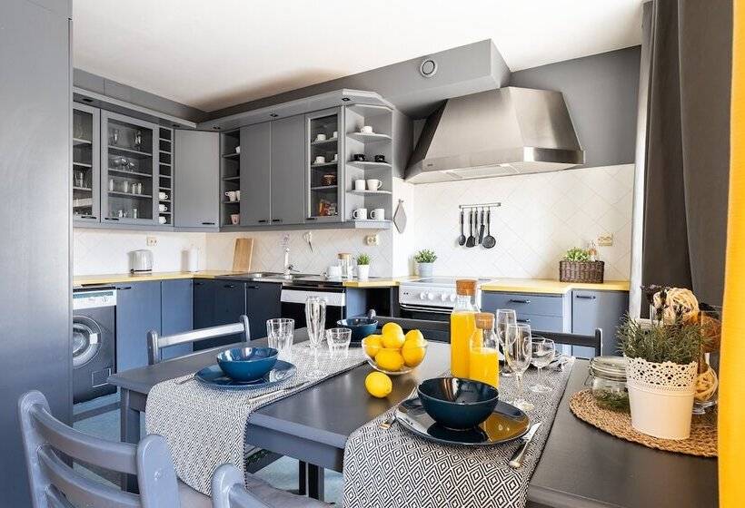 Little Italy Apartment 140m2