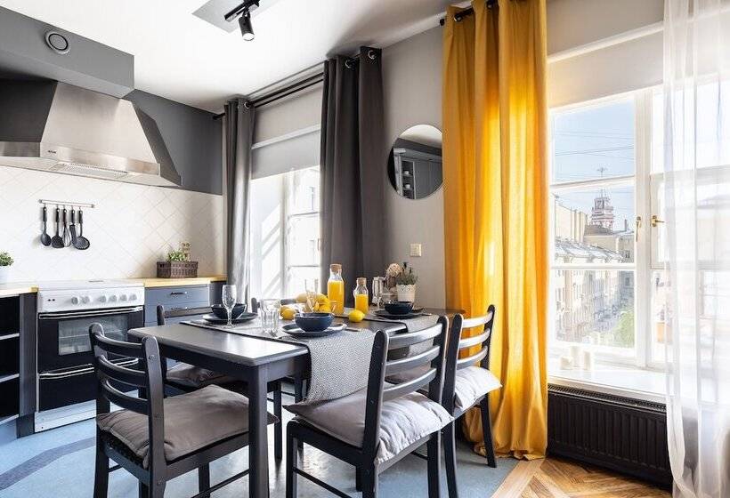 Little Italy Apartment 140m2