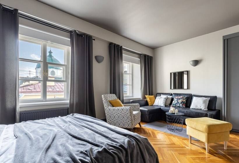 Little Italy Apartment 140m2