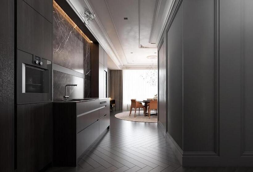 Luxury Suites   Free Parking