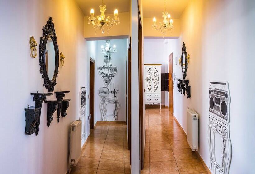 Luxury Suites   Free Parking