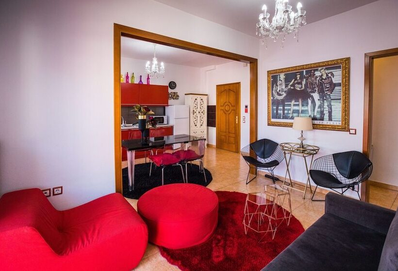 Luxury Suites   Free Parking