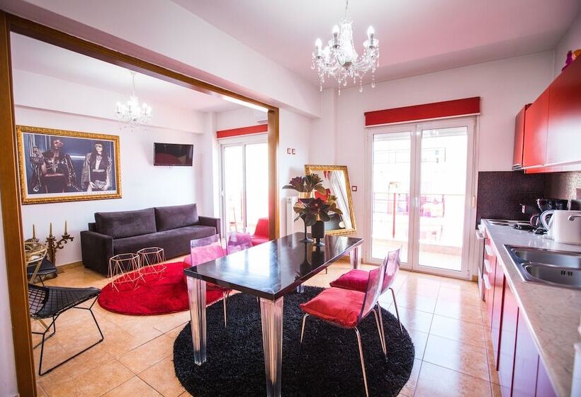 Luxury Suites   Free Parking