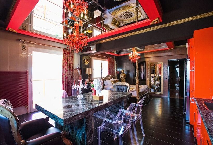 Luxury Suites   Free Parking