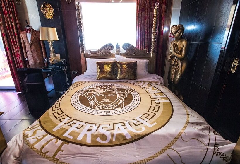 Luxury Suites   Free Parking