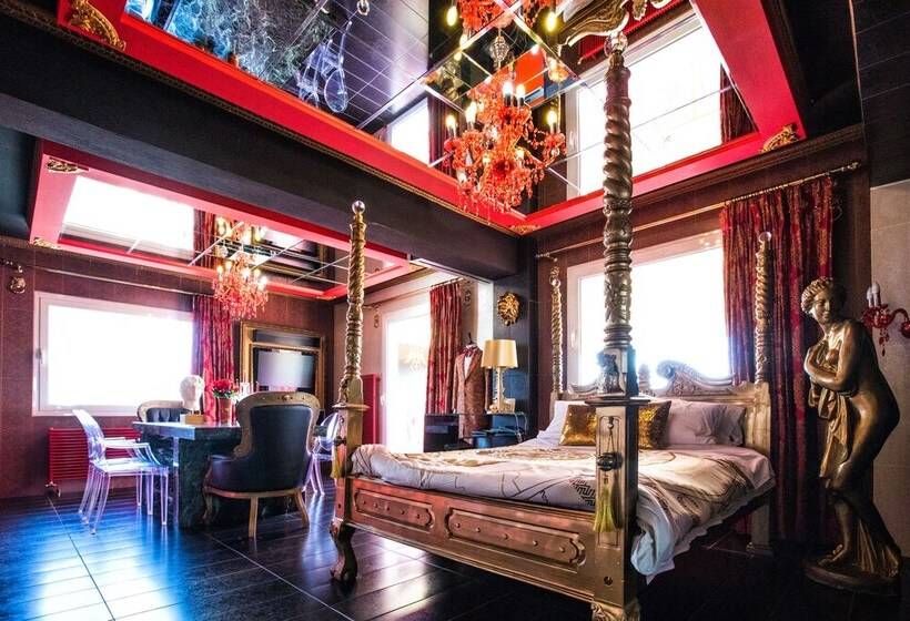 Luxury Suites   Free Parking