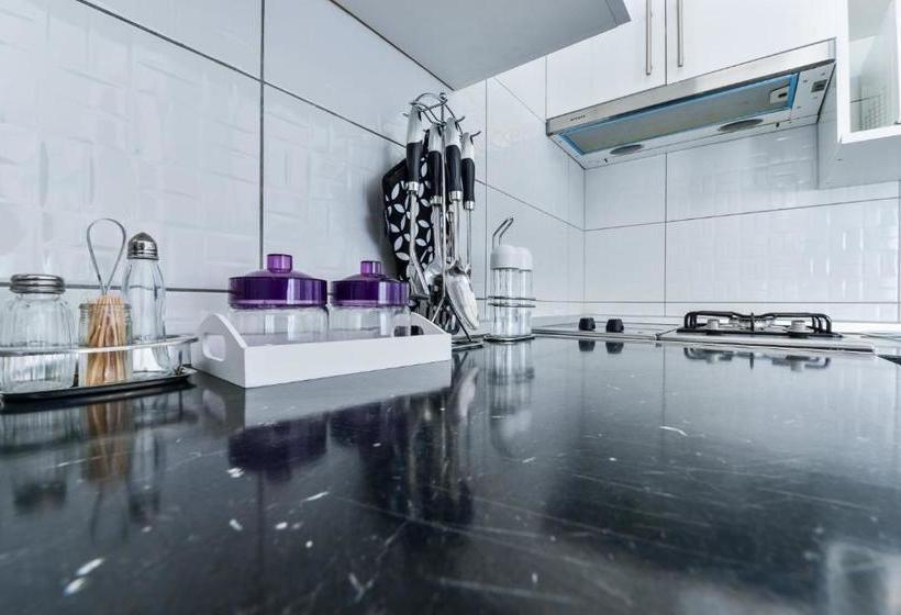 Crowonder Luxury Vir  6 New Apartments For Families With Playground For Kids