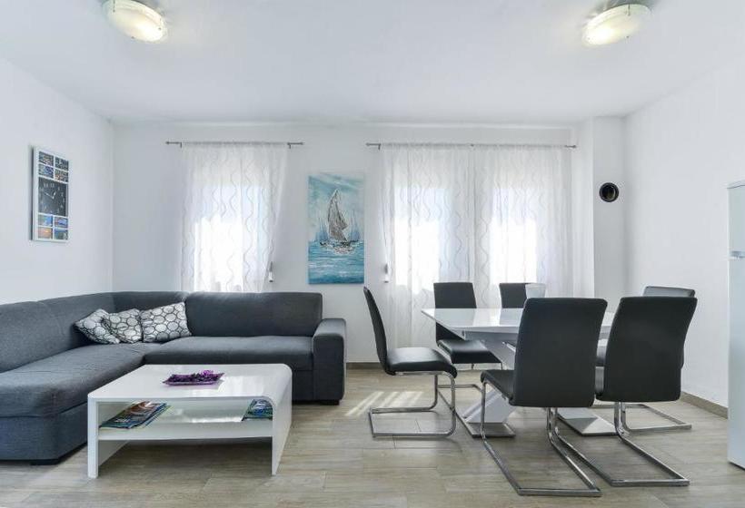 Crowonder Luxury Vir  6 New Apartments For Families With Playground For Kids