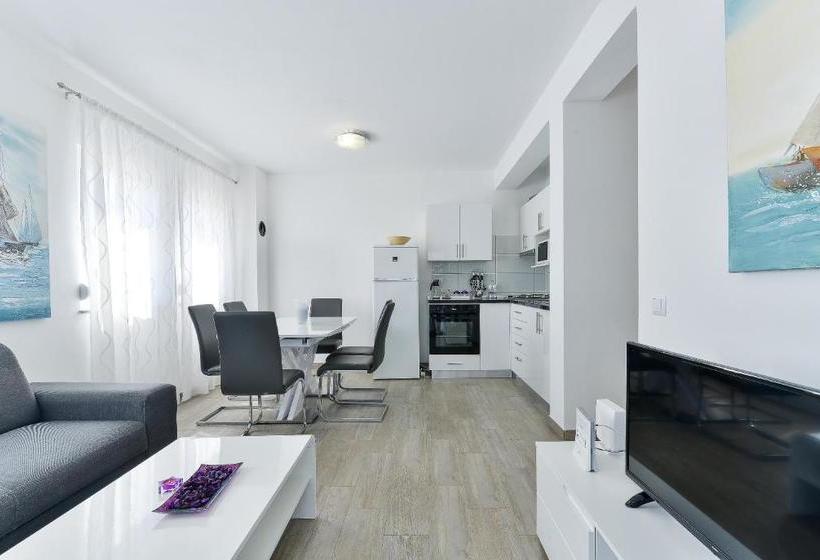 Crowonder Luxury Vir  6 New Apartments For Families With Playground For Kids