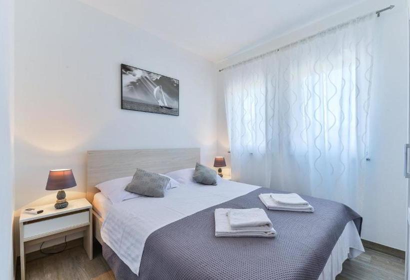 Crowonder Luxury Vir  6 New Apartments For Families With Playground For Kids