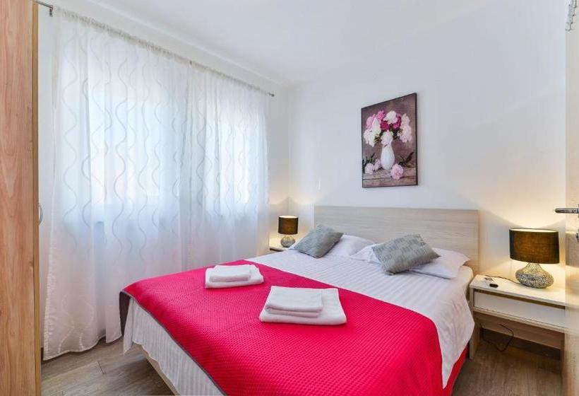 Crowonder Luxury Vir  6 New Apartments For Families With Playground For Kids