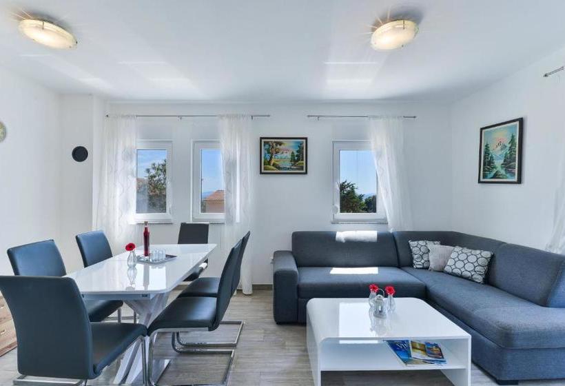 Crowonder Luxury Vir  6 New Apartments For Families With Playground For Kids