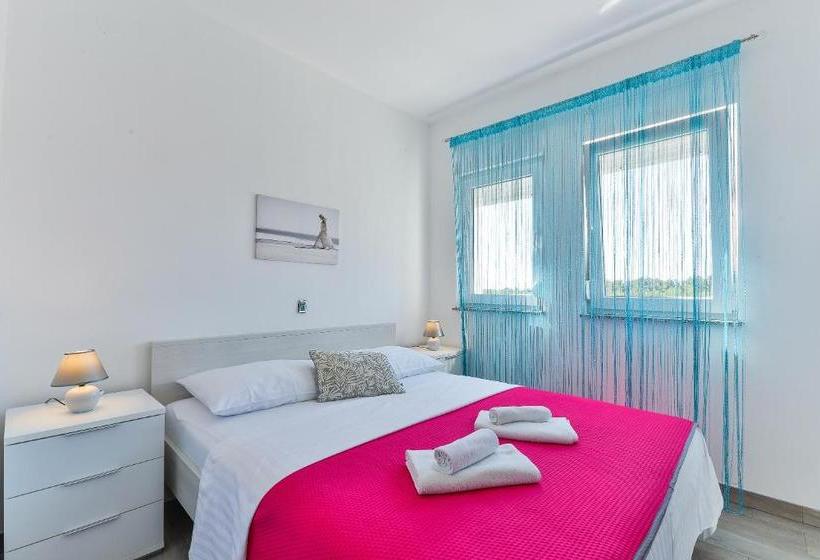 Crowonder Luxury Vir  6 New Apartments For Families With Playground For Kids