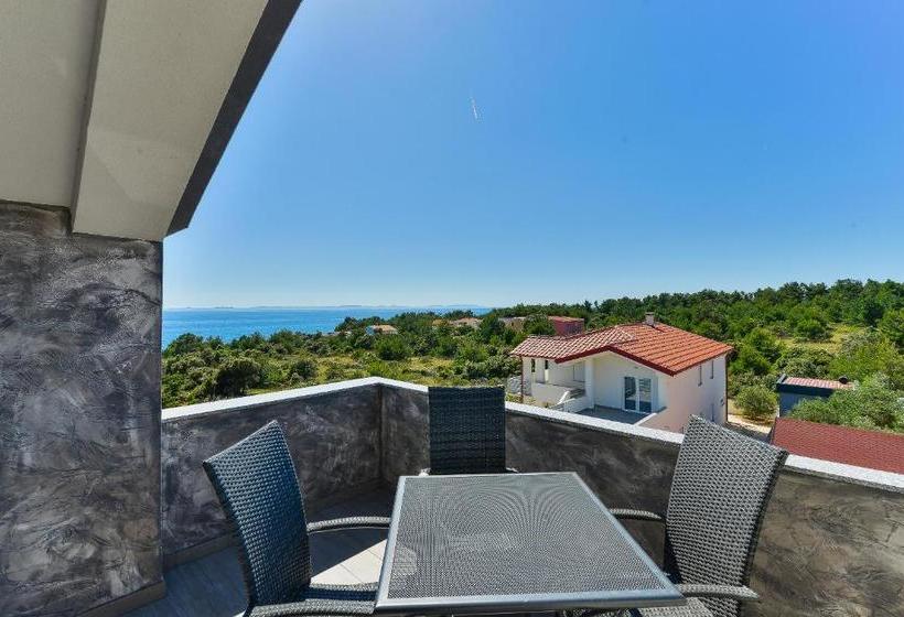 Crowonder Luxury Vir  6 New Apartments For Families With Playground For Kids