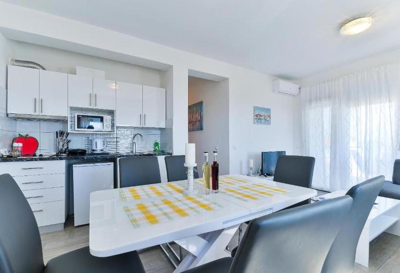 Crowonder Luxury Vir  6 New Apartments For Families With Playground For Kids