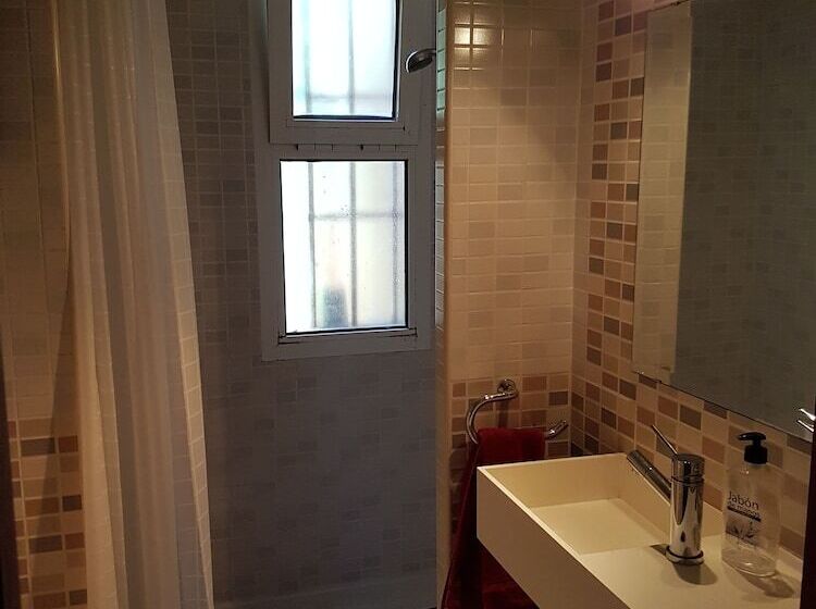 פנסיון Mi Casa En Espartinas