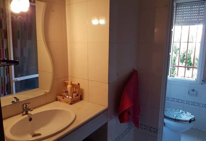 פנסיון Mi Casa En Espartinas