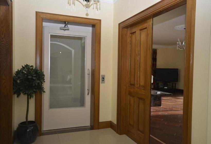 膳宿费 Templeview Lodge