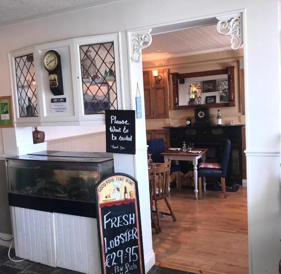 ペンション Westend Bar & Restaurant