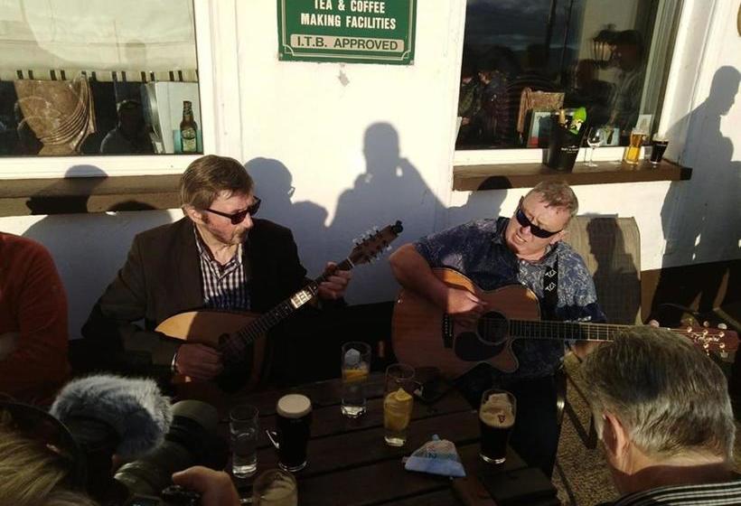 ペンション Westend Bar & Restaurant