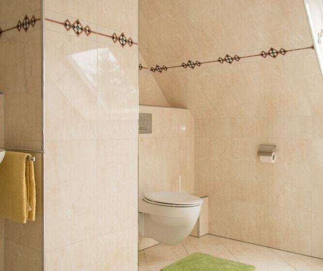 Privatunterkunft An Der Hecke