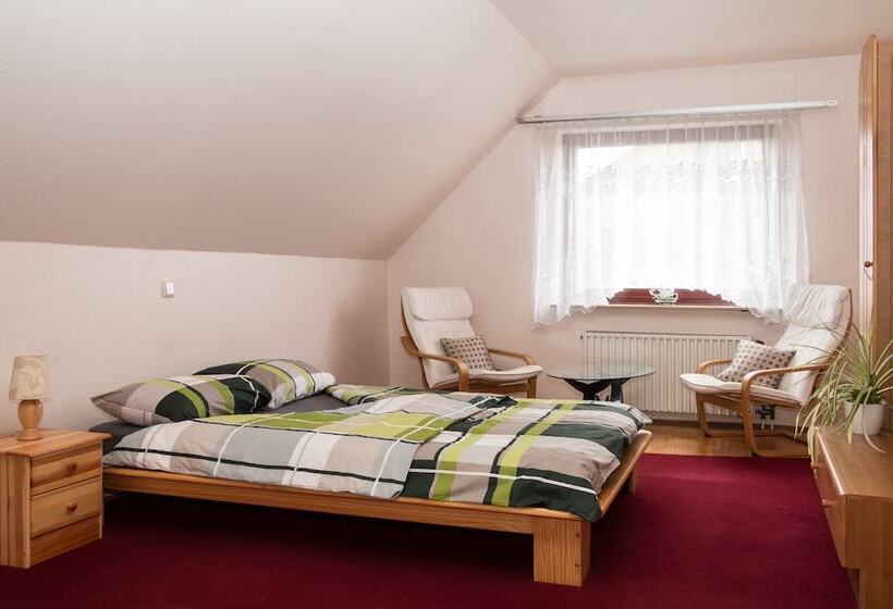 Privatunterkunft An Der Hecke