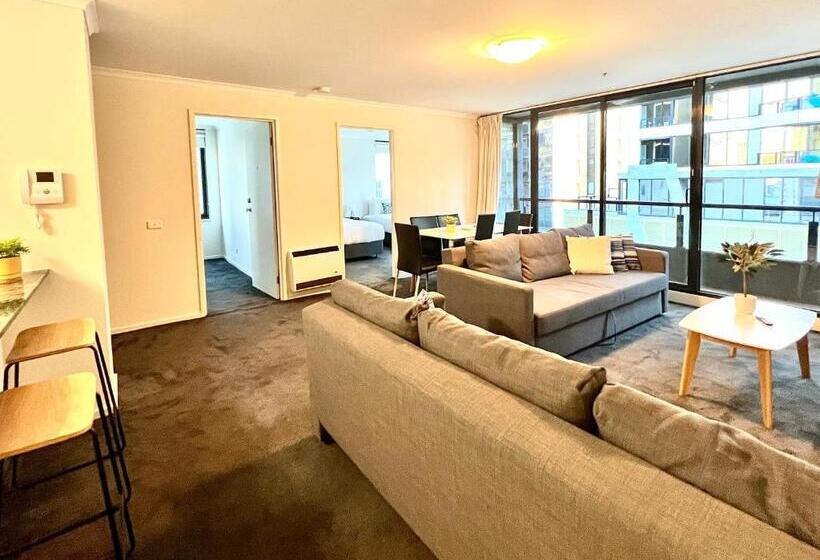 Readyset Apartments On Kavanagh