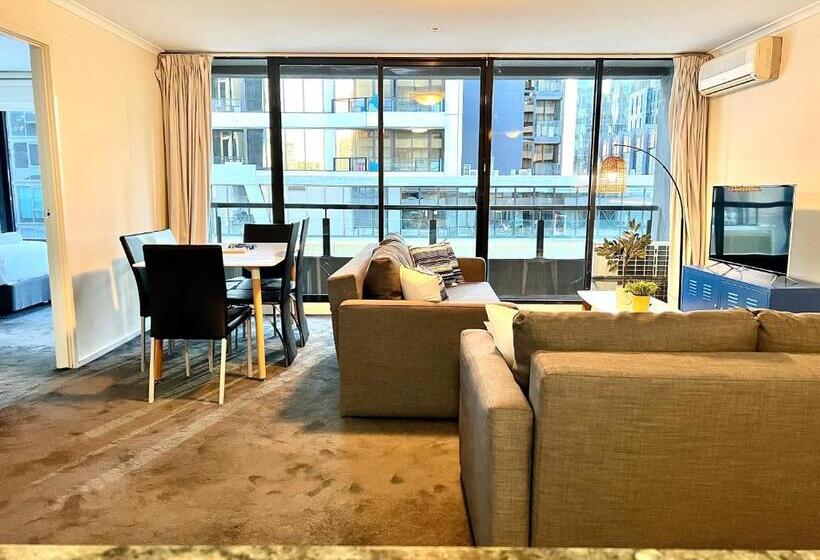 Readyset Apartments On Kavanagh