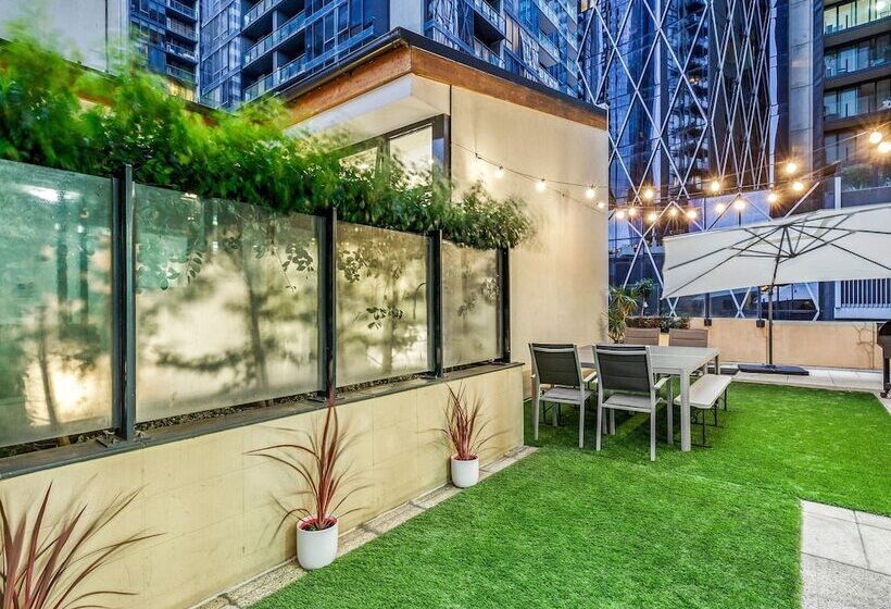 Readyset Apartments On Kavanagh