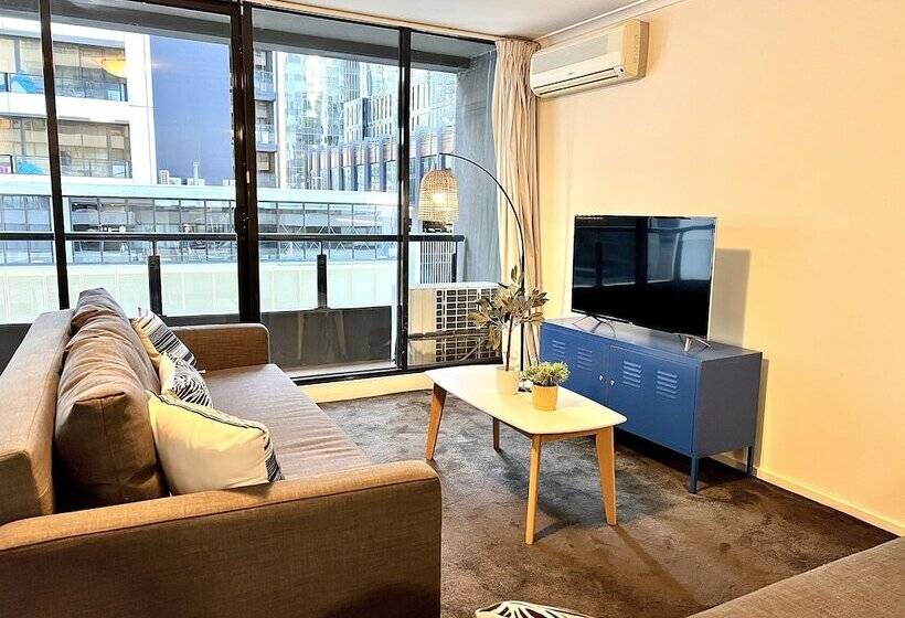 Readyset Apartments On Kavanagh