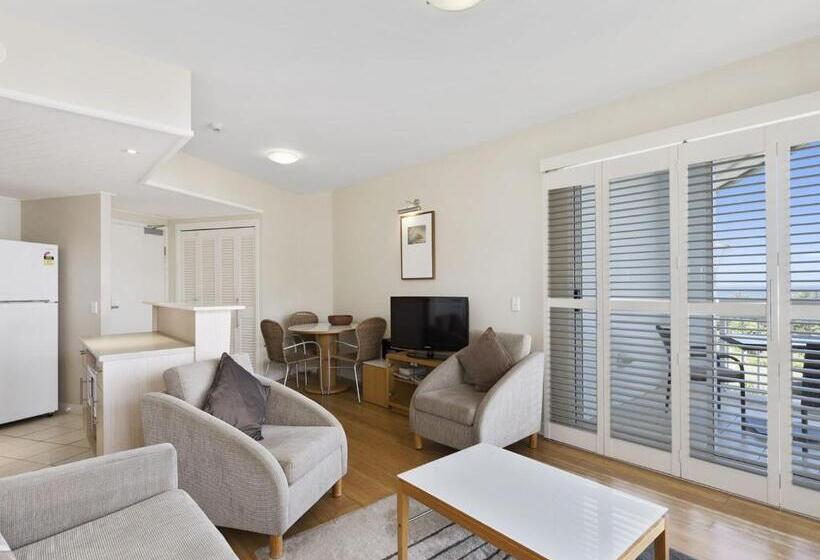 Resort On The Beach 4302 With Resort Pool