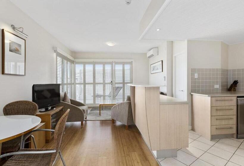 Resort On The Beach 4302 With Resort Pool