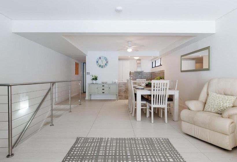 Soldiers Point Road, Kooyonga, 3, 211