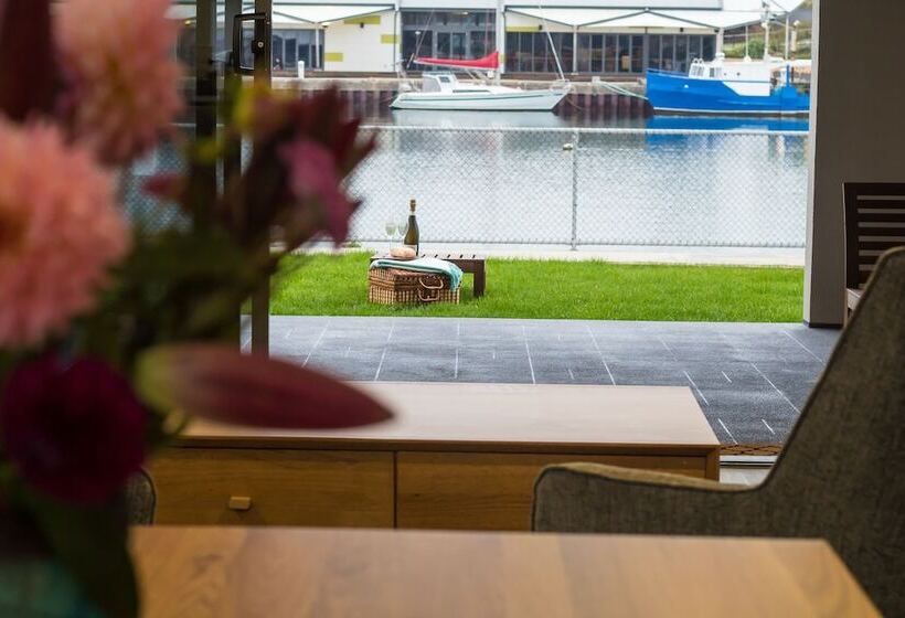 Ulverstone Waterfront Apartments