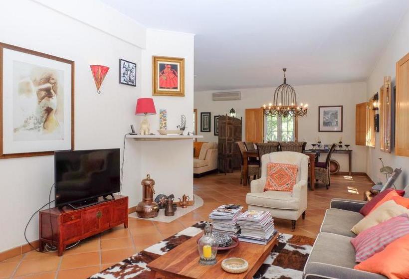 Sunny Villa In Comporta With Private Pool