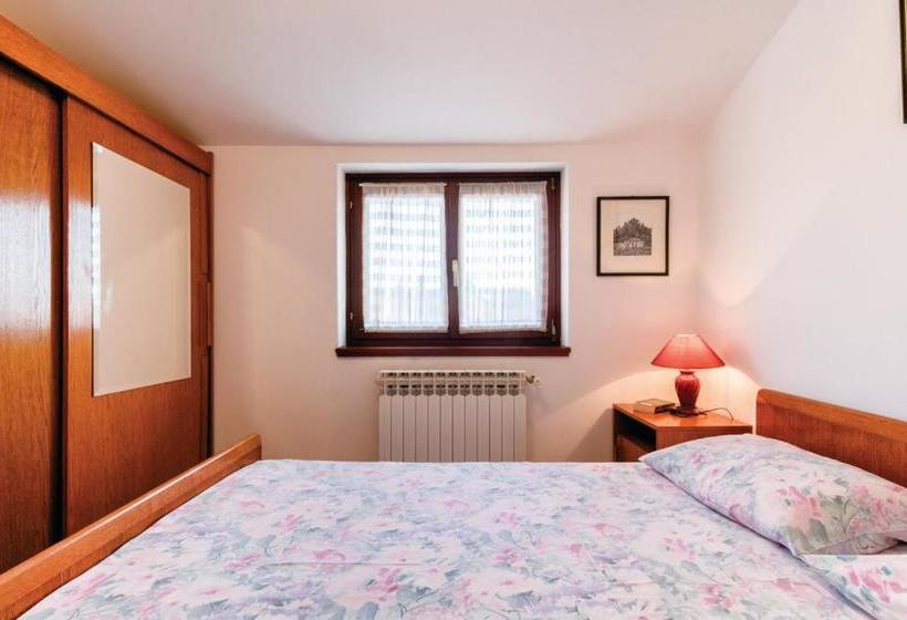 Apartments Biserka 1495