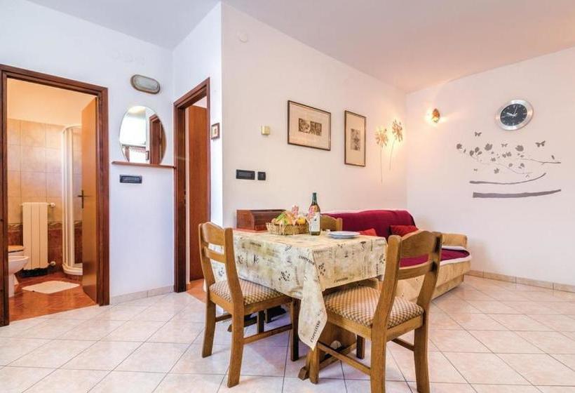 Apartments Biserka 1495