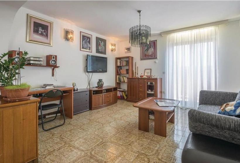 Apartments Biserka 1495