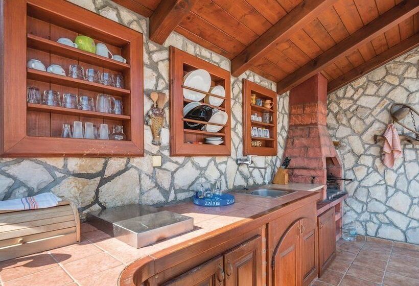 Apartments Biserka 1495