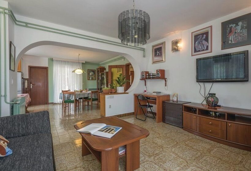 Apartments Biserka 1495