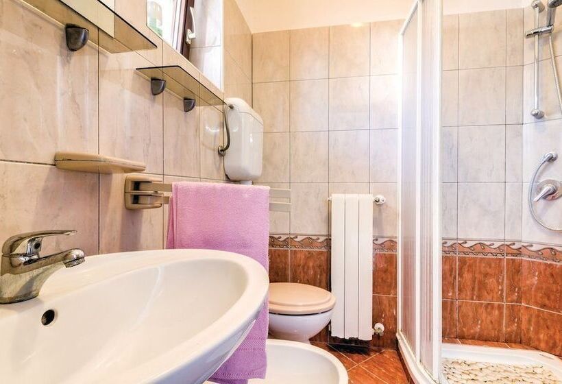 Apartments Biserka 1495