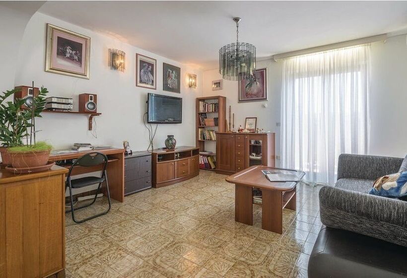 Apartments Biserka 1495