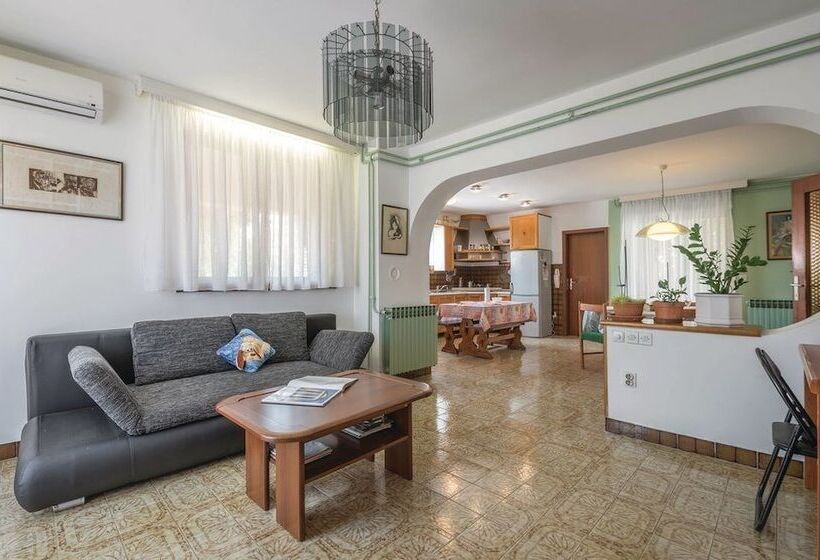 Apartments Biserka 1495